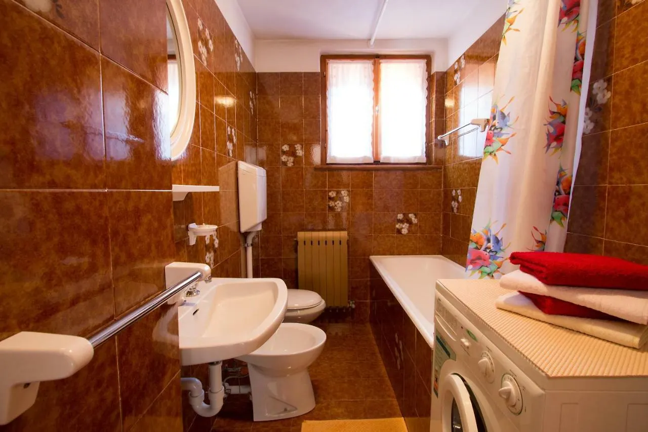 Baita Blesaccia Livigno 0*,  Italia